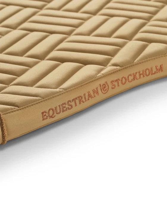 czaprak złoty skokowy equestrian stockholm  (3).webp