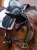 nauszniki wyciszające bordowe merlot equestrian stockholm  (1).webp