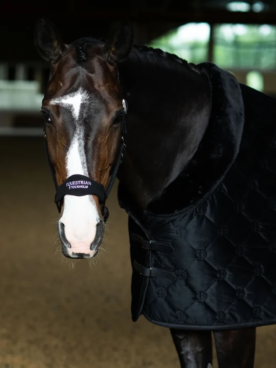 kantar anatomiczny czarny equestrian stockholm  (3).webp