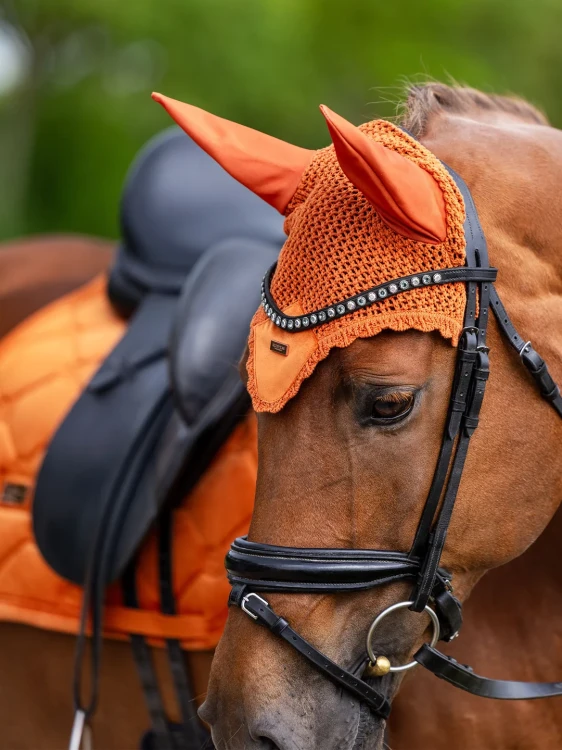nauszniki pomarańczowe chestnut velvet equestrian stockholm  (2).webp