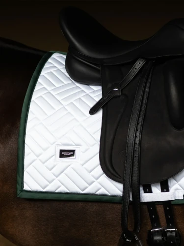 czaprak ujeżdżeniowy biały zielony sycamore equestrian stockholm  (2).webp