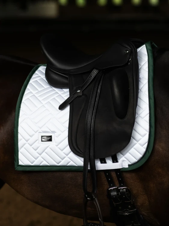 czaprak ujeżdżeniowy biały zielony sycamore equestrian stockholm  (3).webp