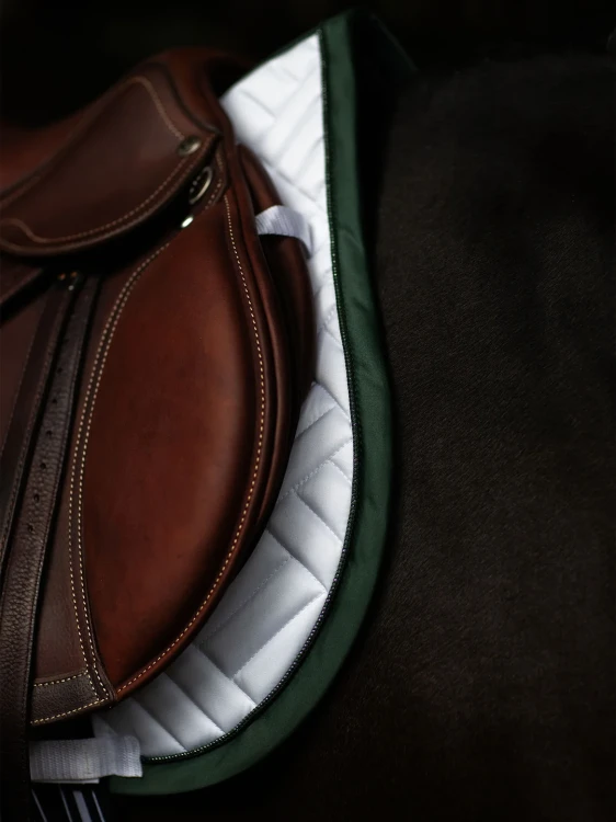 czaprak skokowy biały zielony sycamore equestrian stockholm  (3).webp