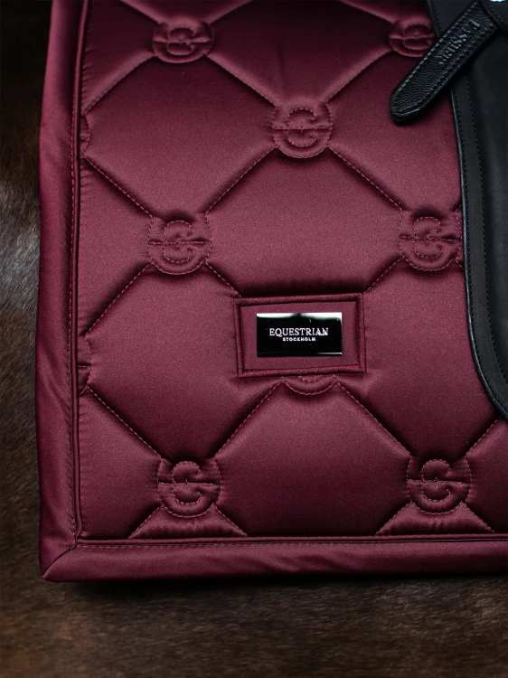 czaprak ujeżdżeniowy bordowy merlot equestrian stockholm  (3).webp