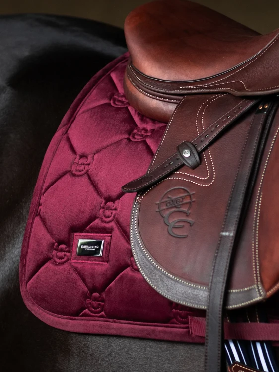 czaprak skokowy bordowy merlot velvet equestrian stockholm  (6).webp