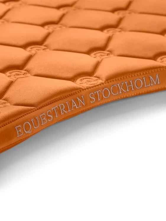 czaprak ujeżdżeniowy chestnut pomarańczowy equestrian stockholm  (6).webp