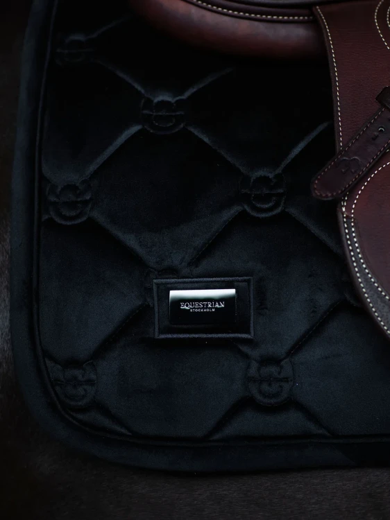 czaprak velvet black czarny skokowy equestrian stockholm  (3).webp