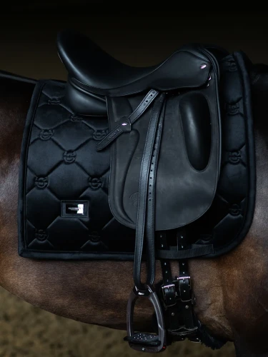 czaprak black czarny velvet equestrian stockholm  (1).webp