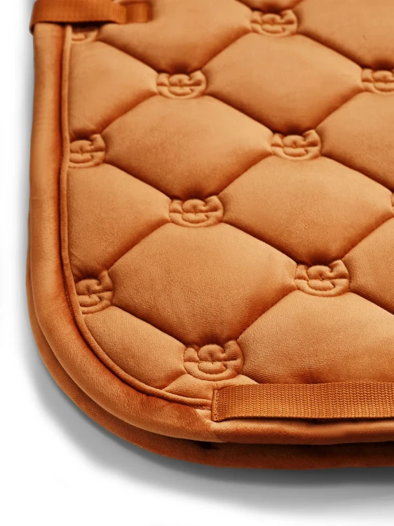 czaprak ujeżdżeniowy velvet chestnut equestrian stockholm  (6).webp