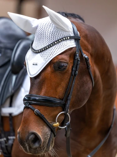 nauszniki białe kryształki equestrian stockholm  (1).webp