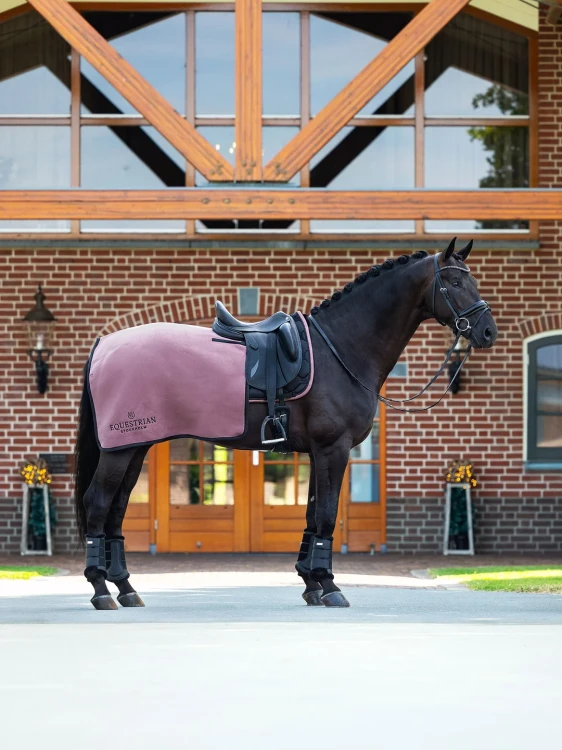 derka treningowa różowa equestrian stockholm  (1).webp