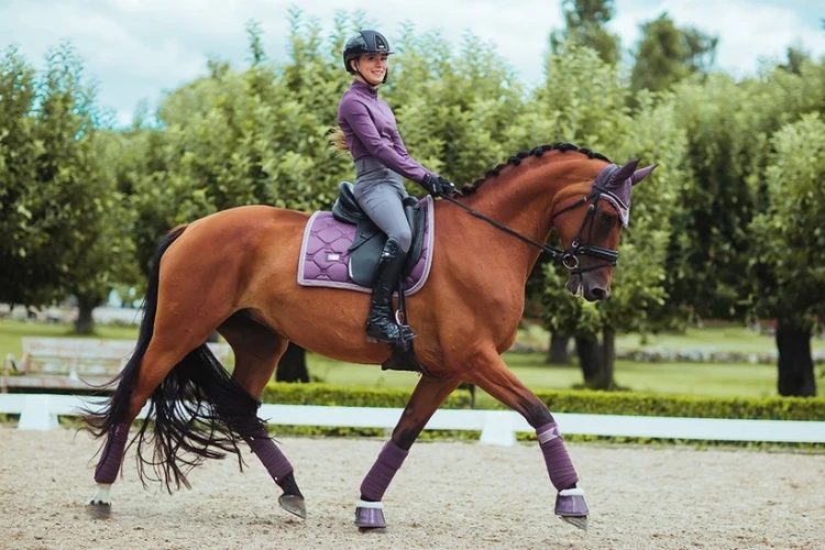 czaprak orchid-bloom-dressage-saddle-pad-equestrian-stockholm-1-1 (5).webp