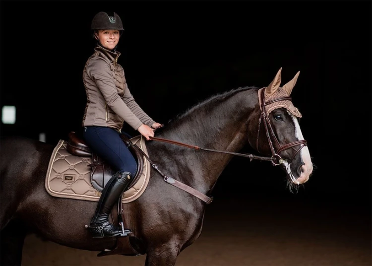 saddle-pad-jump-champagne-esstockholm-3.webp