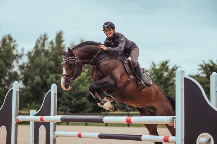 Czaprak Dark Sky skokowy Equestrian Stockholm  (5).webp