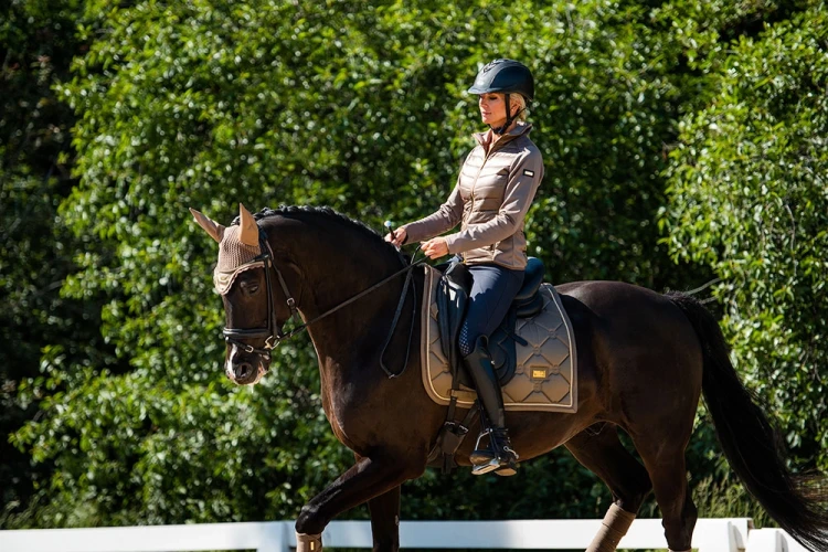 Czaprak ujeżdżeniowy Champagne Equestrian Stockholm  (4).webp