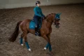 czaprak ujeżdżeniowy aurora blues morski equestrian stockholm  (7).webp