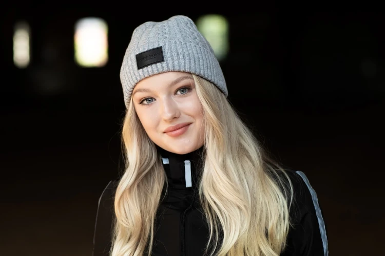 luminous-black-czapka odblaskowa equestrian stockholm  (4).webp