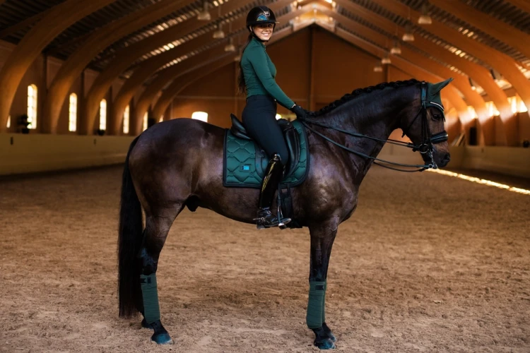 czaprak ujeżdżeniowy sycamore green equestrian stockholm  (1).webp