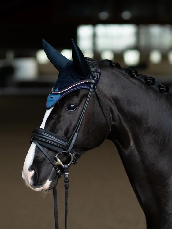 nauszniki wyciszające granatowe equestrian stockholm  (1).webp