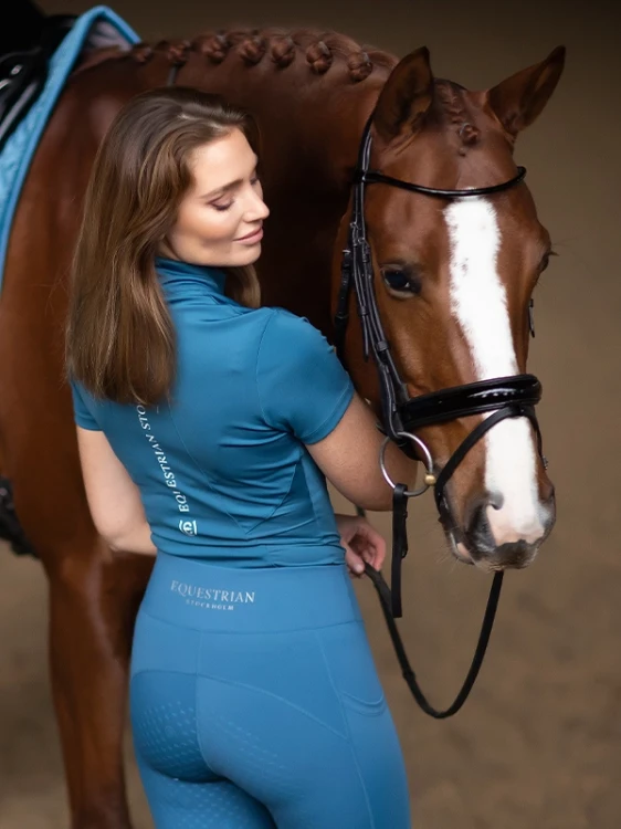 koszulka jeździecka błędkitna equestrian stockholm  (3).webp