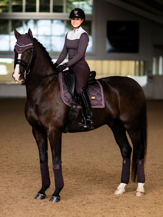 czaprak ujeżdżeniowy brązowy moonless-night-equestrian stockholm  (2).webp