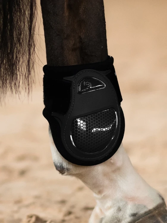 ochraniacze tylne dla konia czarne equestrian stockholm  (2).webp