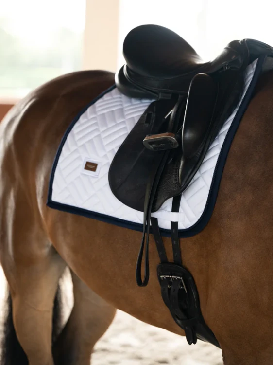 czaprak ujeżdżeniowy biały equestrian stockholm  (2).webp