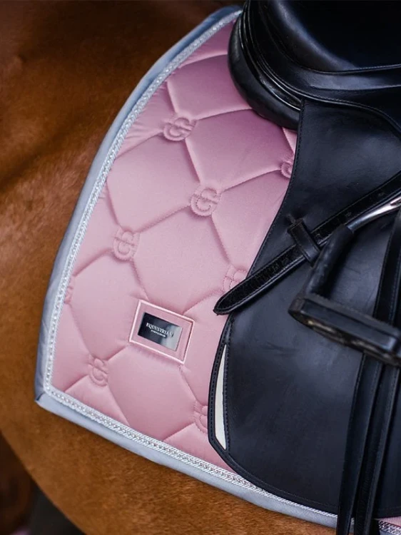 czaprak ujeżdżeniowy różowy kryształki equestrian stockholm  (2).webp