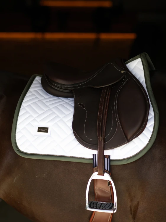 czaprak skokowy biały oliwkowy equestrian stockholm  (6).jpg