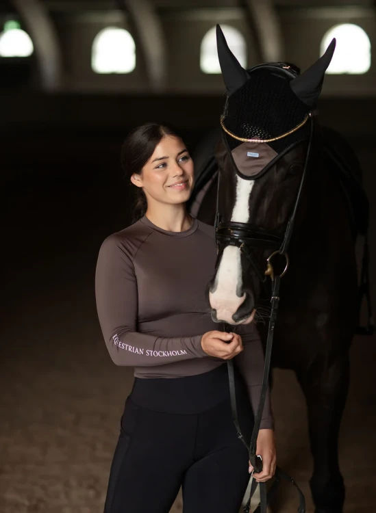 koszulka jeździecka mocha brązowa equestrian stockholm  (2).webp