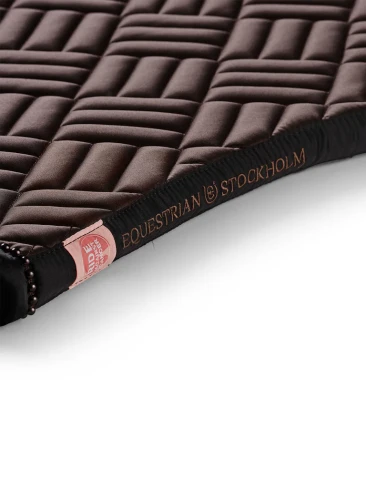 czaprak ujeżdżeniowy brązowy mocha equestrian stockholm  (2).webp