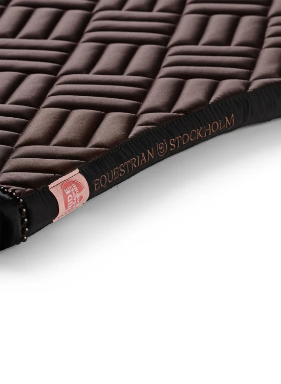 czaprak ujeżdżeniowy brązowy mocha equestrian stockholm  (2).webp