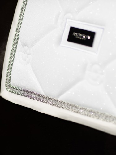 czaprak ujeżdżeniowy biały brokat timeless white equestrian stockholm  (1).jpg