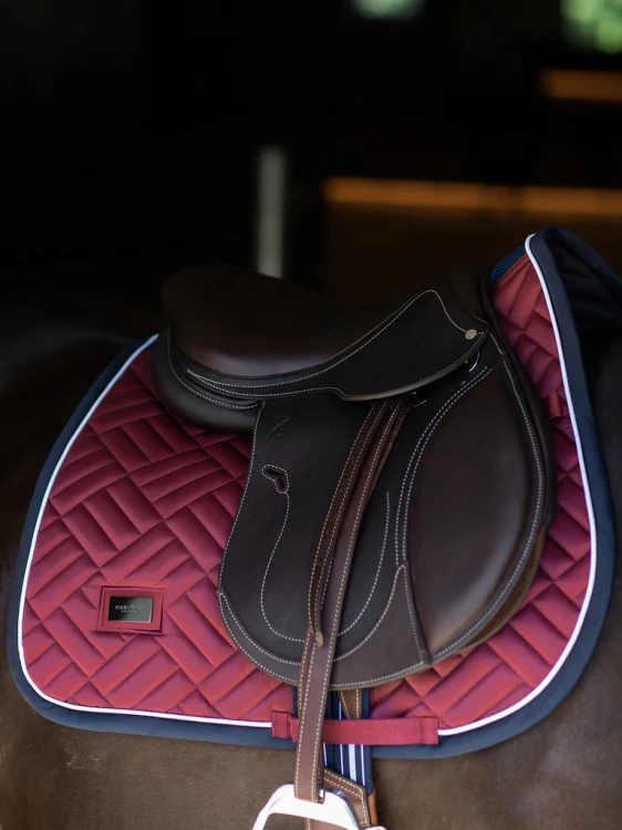 czaprak skokowy czerwony luxe equestrian stockholm  (6).webp