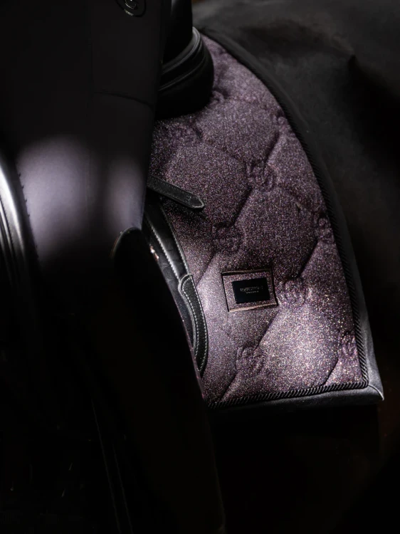 czaprak ujeżdżeniowy purple glimmer equestrian stockholm  (2).webp