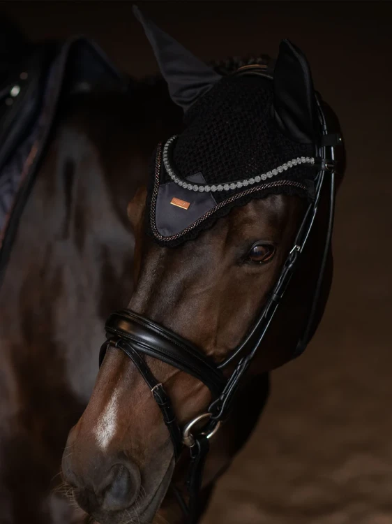 nauszniki dark ocean equestrian stockholm  (3).webp