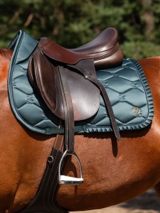 Czaprak Ruffle Midnight Green Jump Ps of Sweden