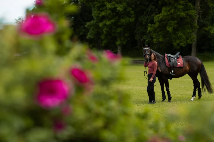 czaprak ujeżdżeniowy różowy equestrian stockholm  (5).jpg