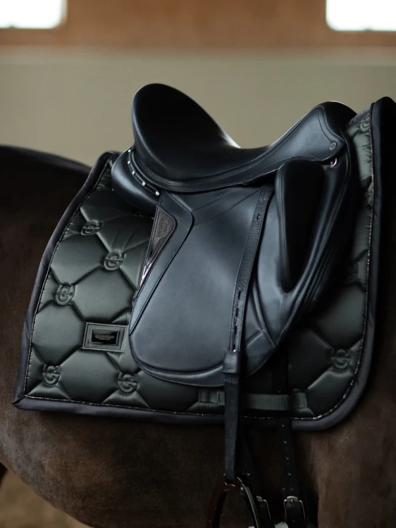 czaprak ujeżdżeniowy zielony equestrian stockholm  (1).webp