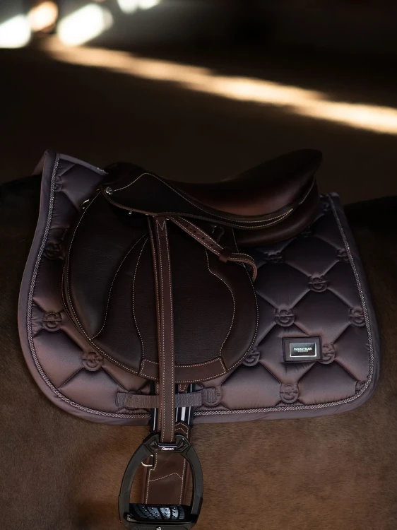 czaprak skokowy  fioletowy dark violet equestrian stockholm  (4).webp