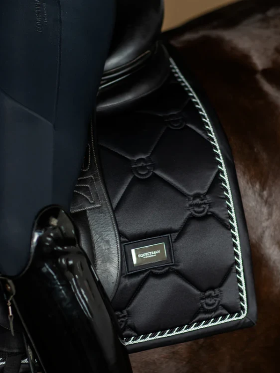 czaprak ujeżdżeniowy czarny black equestrian stockholm  (1).webp