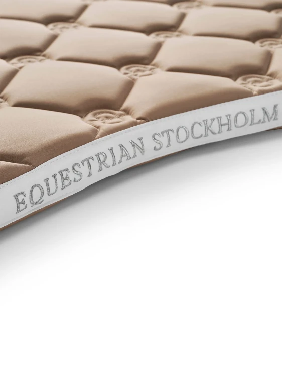 czaprak beżowym skokowy equestrian stockholm  (4).webp