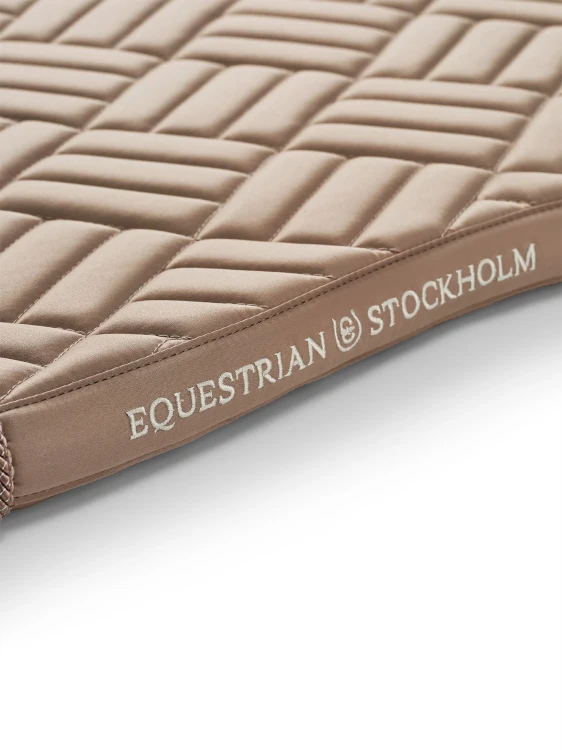 czaprak skokowy beżowy sand equestrian stockholm  (4).webp