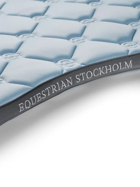 czaprak ujeżdżeniowy ice blue equestrian stockholm  (3).webp