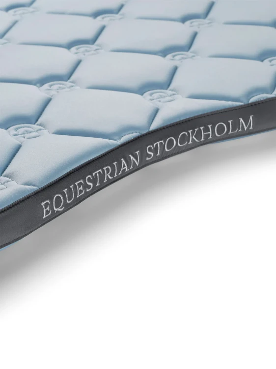 czaprak skokowy błękitny equestrian stockholm  (3).webp