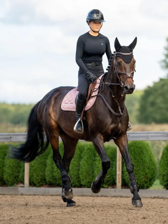 czaprak skokowy różowy equestrian stockholm  (2).webp