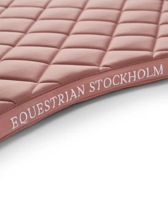 czaprak ujeżdżeniowy różowy equestrian stockholm  (5).webp