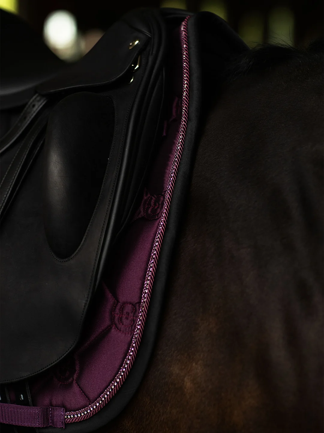 czaprak fioletowy ujeżdżeniowy equestrian stockholm kryształki  (2).webp