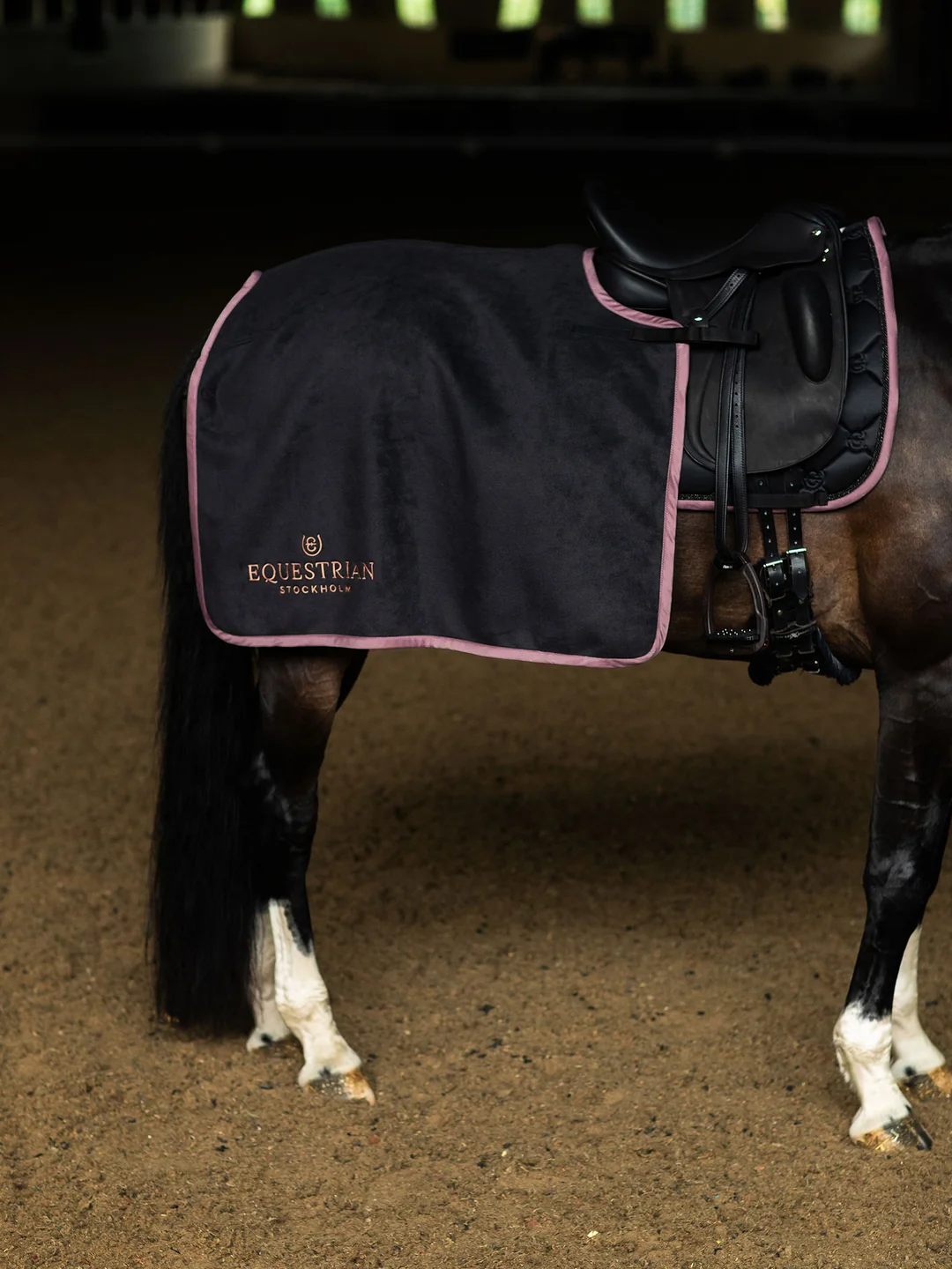 derka treningowa czarna equestrian stockholm  (2).webp